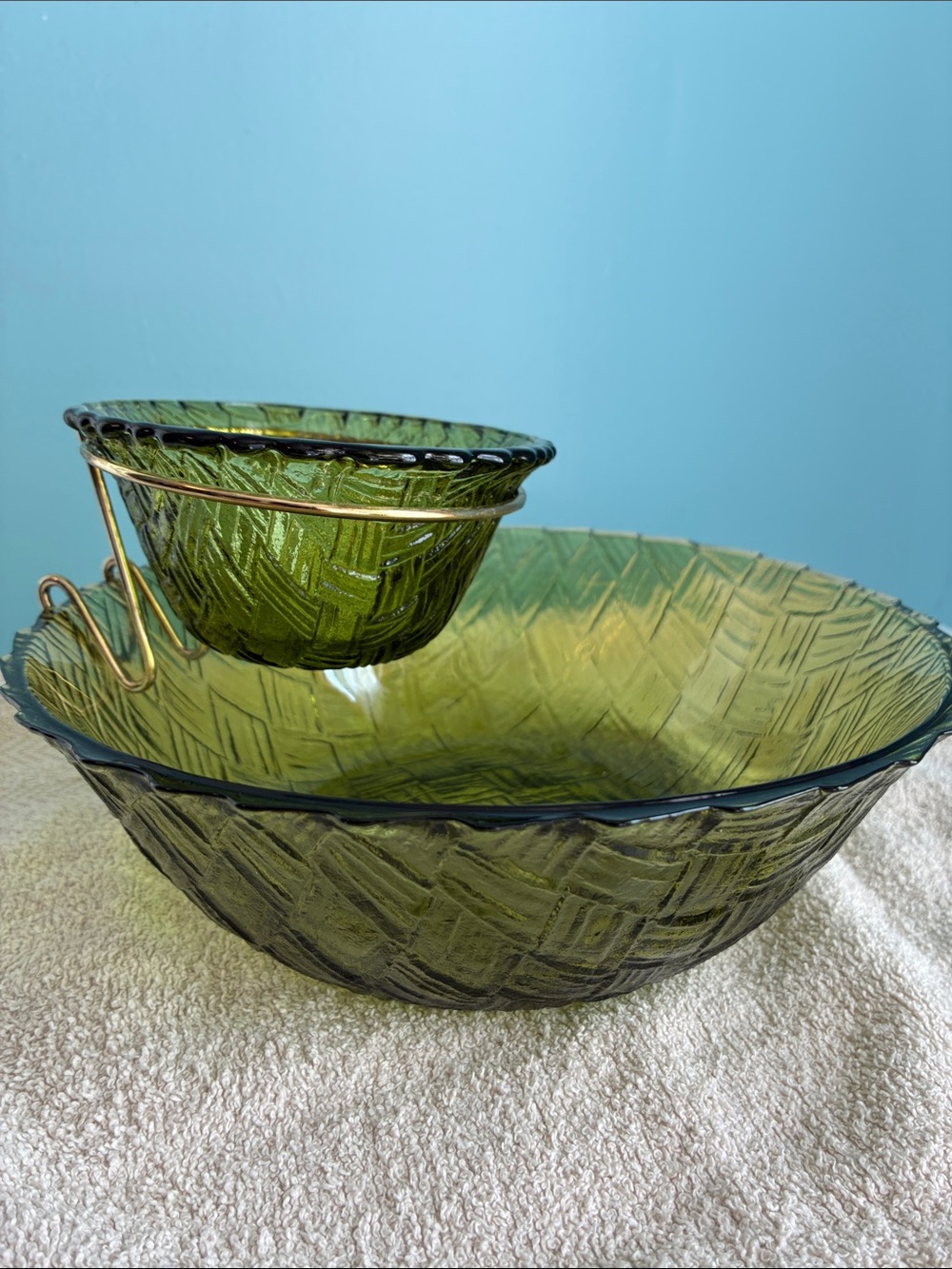 Vintage 1970s Indiana Glass Weavetex Avocado Green 3-Piece Chip and Dip Set